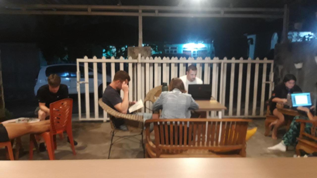 D-Rima Homestay Рутенг Экстерьер фото
