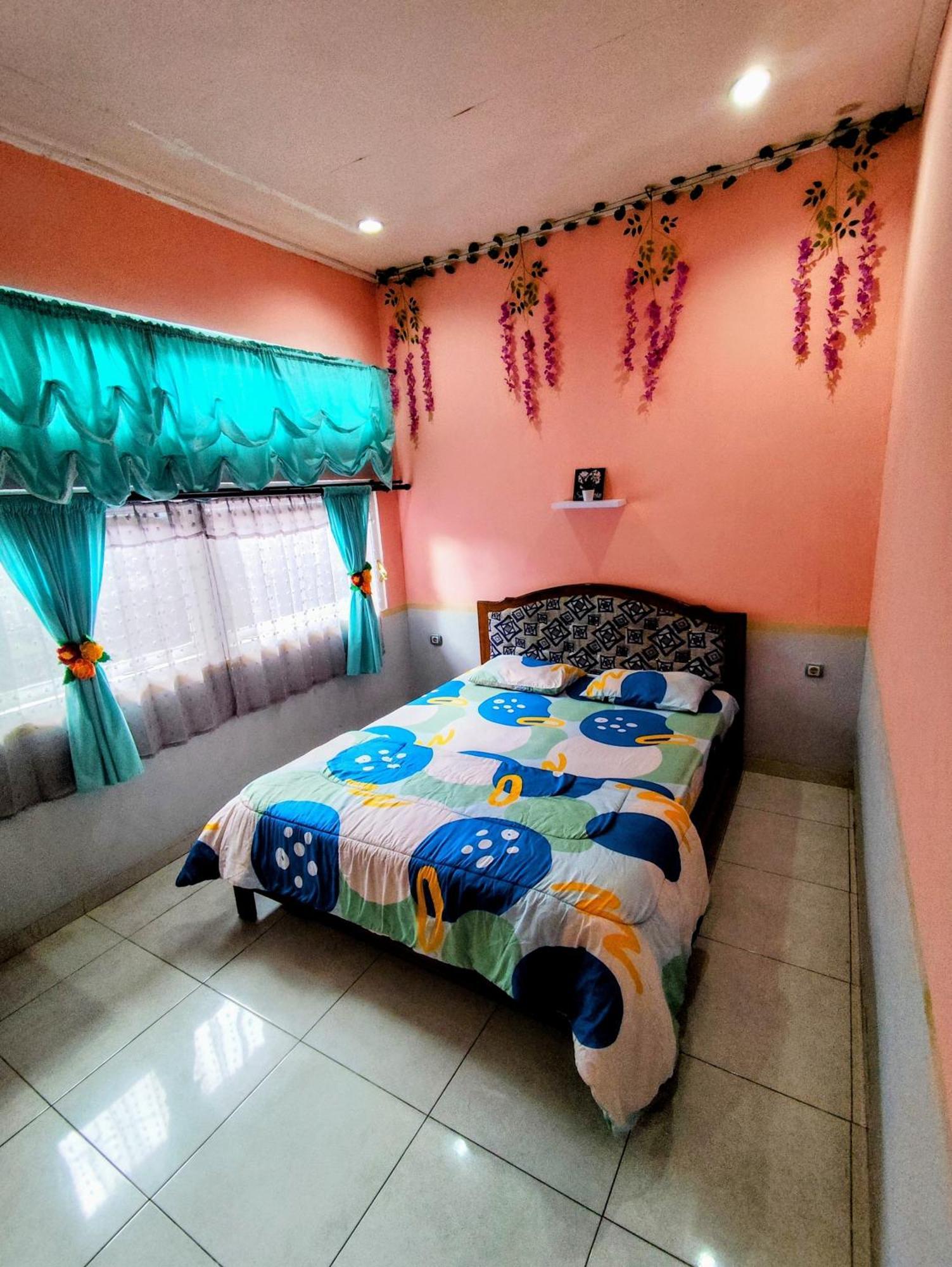 D-Rima Homestay Рутенг Экстерьер фото